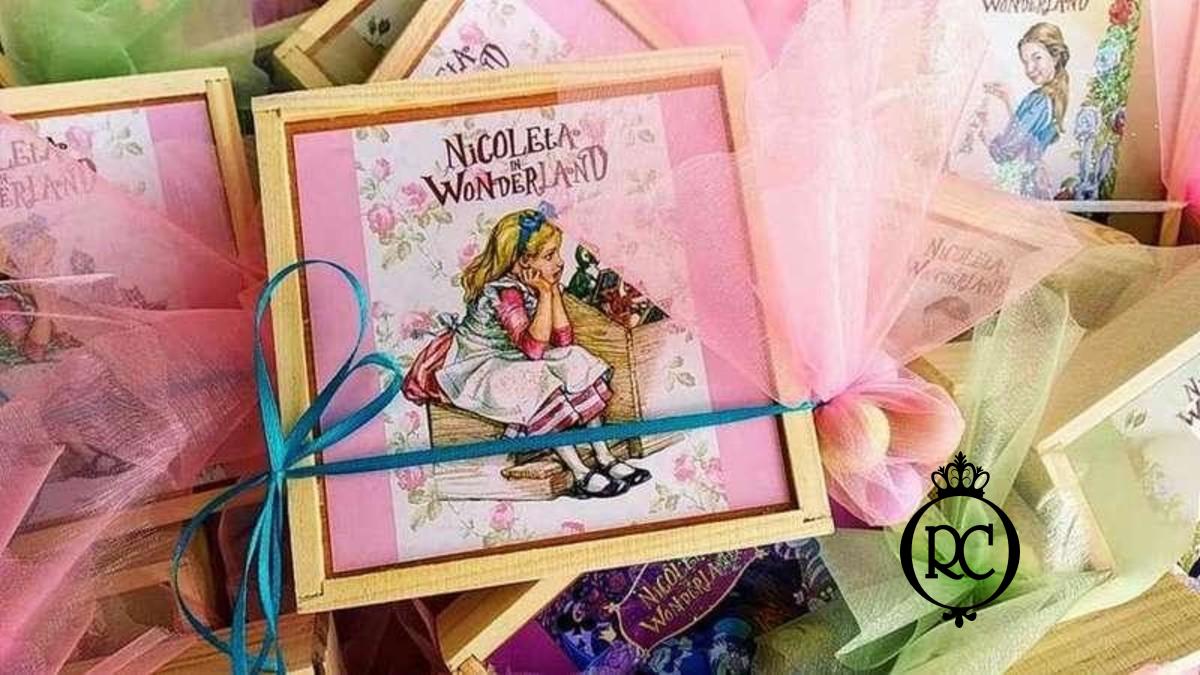 Στολισμός Βάπτισης με θέμα Η Αλίκη στην χώρα των Θαυμάτων Κωδ 74803,Roberto Creations | Στολισμός Βάπτισης, Θέμα Βάπτισης, Θέμα Στολισμού Βάπτισης Θεματικοί Στολισμοί Βάπτισης, Στολισμός Βάπτισης με θέμα, Προσκλητήρια, Μπομπονιέρες, Γάμος, βάπτιση, βαπτιστικά, Κουτιά Βάπτισης,Στολισμός,Στολισμός Βάπτισης,Θέμα Βάπτισης Η Αλίκη στην χώρα των Θαυμάτων,Στολισμός Βάπτισης