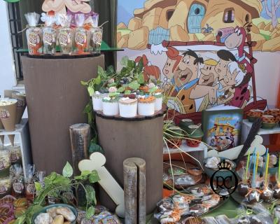 Στολισμός Βάπτισης με Θέμα Βάπτισης The Flintstones Κωδ 82182, Roberto Creations,Θέμα Βάπτισης The Flintstones,Στολισμός Βάπτισης με Θέμα The Flintstones Προφήτης Ηλίας Λόφος Χαϊδαρίου Κωδ 327,Στολισμός Βάπτισης, Στολισμός με θέματα, θεματικοί Στολισμοί Βάπτισης, Βάπτιση, Βαπτιστικά, Γάμος, Σετ Κουμπάρων, Προσκλητήρια βάπτισης, Candy Bar, Μπομπονιέρες βάπτισης, Σετ Κουτιά Βάπτισης,Βιβλία Ευχών Βάπτισης, Ρούχα Βάπτισης, Παπούτσια βάπτισης